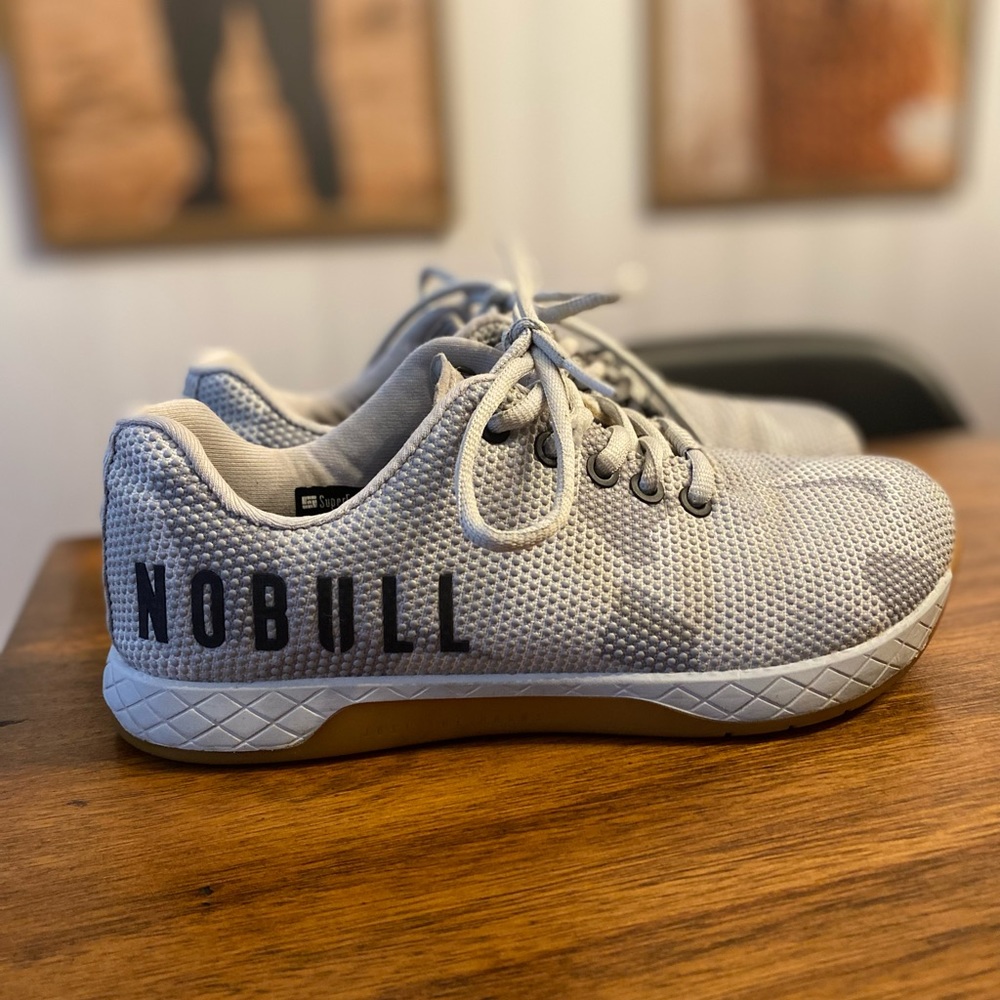 Women’s grey camo NoBull trainers. Gently worn. Women’s size 7 men’s size 5